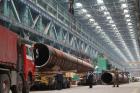 Отгрузка секций свай для морской платформы «ЛУКОЙЛ» ЛСП-1 в Каспийском море